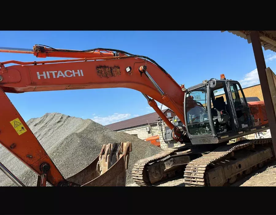 HITACHI