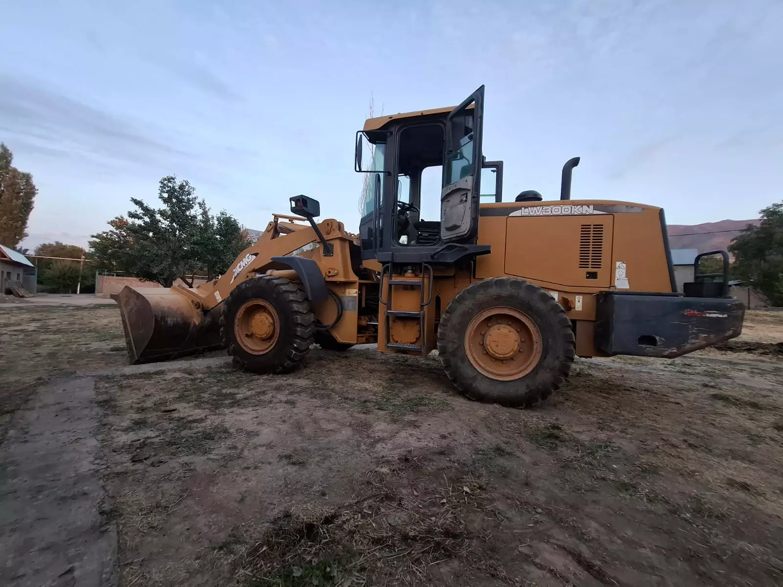 XCMG LW300FN, Фронтальные погрузчики