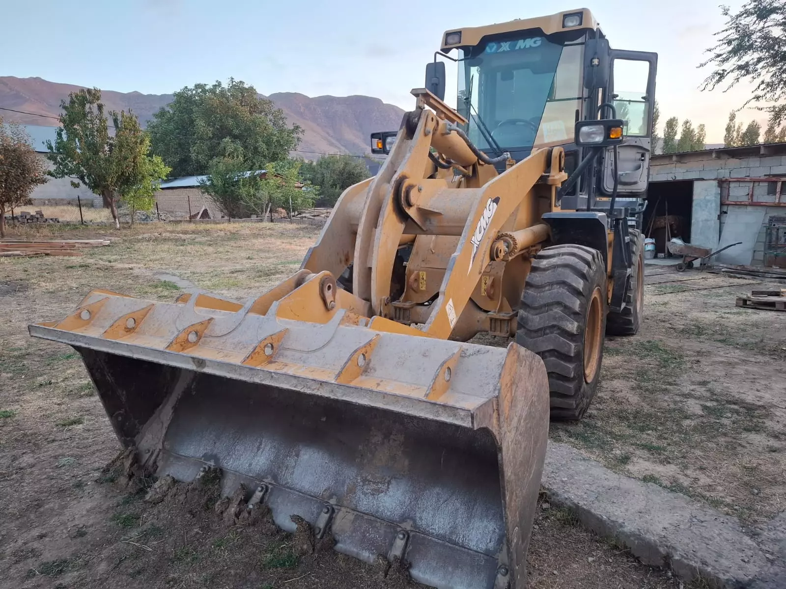 XCMG LW300FN, Фронтальные погрузчики