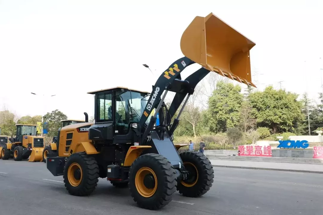 XCMG XC938, Фронтальные погрузчики
