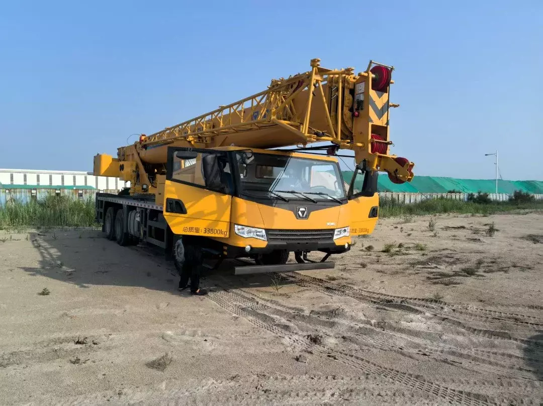 XCMG ZTC300, Автокраны