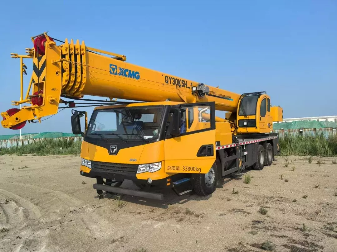 XCMG ZTC300, Автокраны