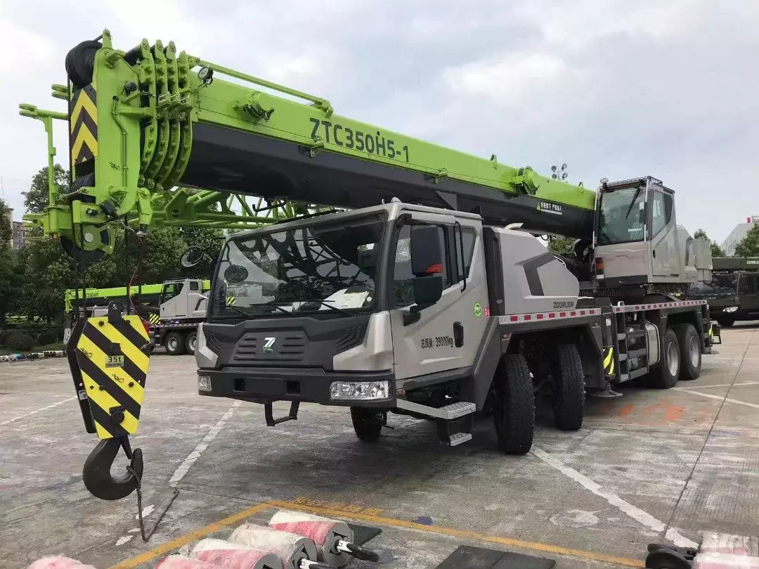 Zoomlion ZTC251V451, Автокраны