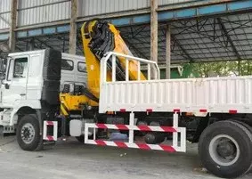 Isuzu 5 куб.м на шасси NQR90, Краны-манипуляторы