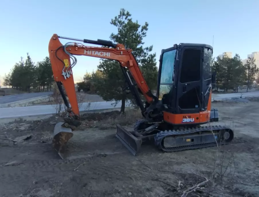 HITACHI