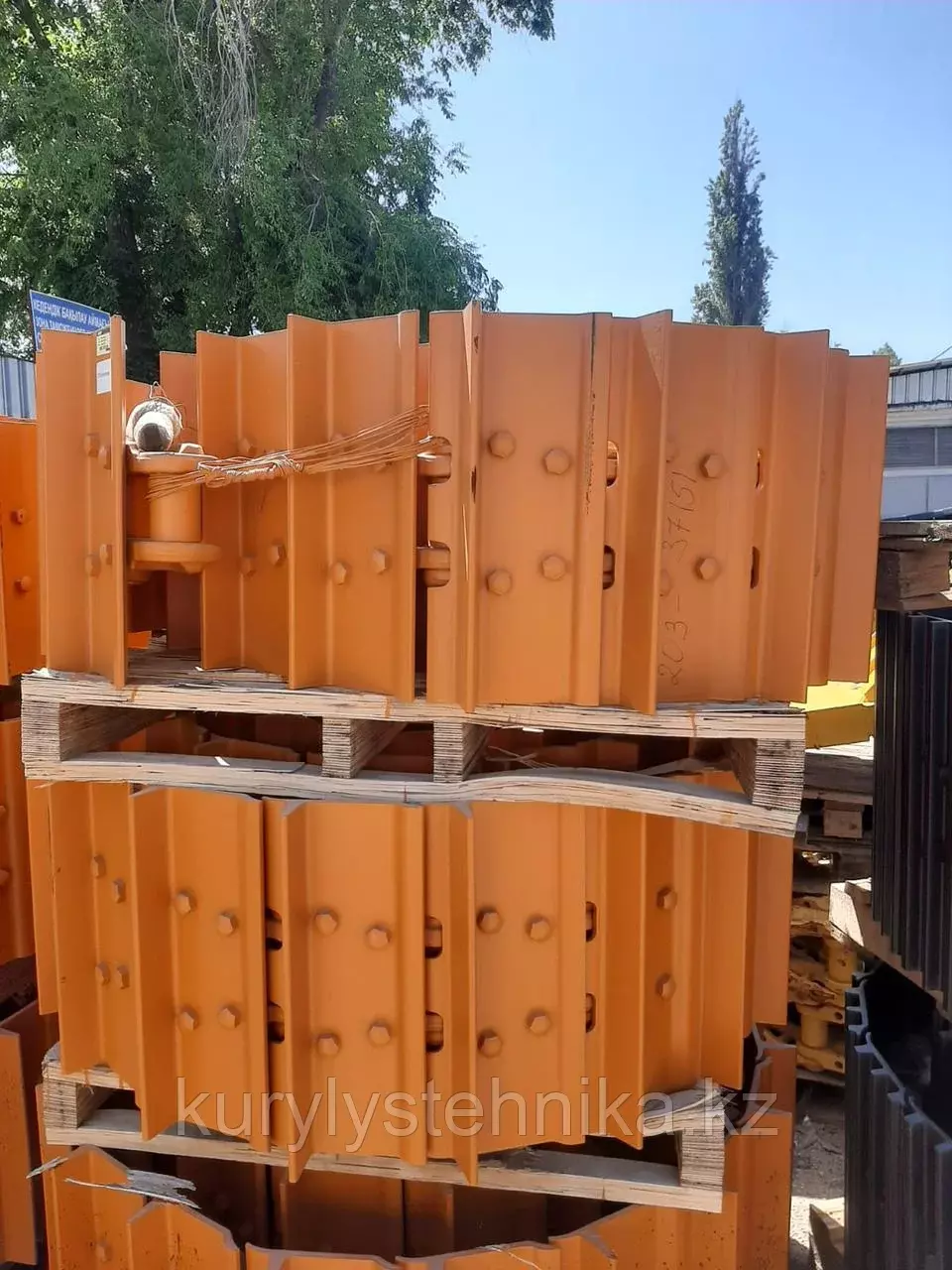 Гусеница в сборе для бульдозера Shantui SD16 Код: 203MA-37151