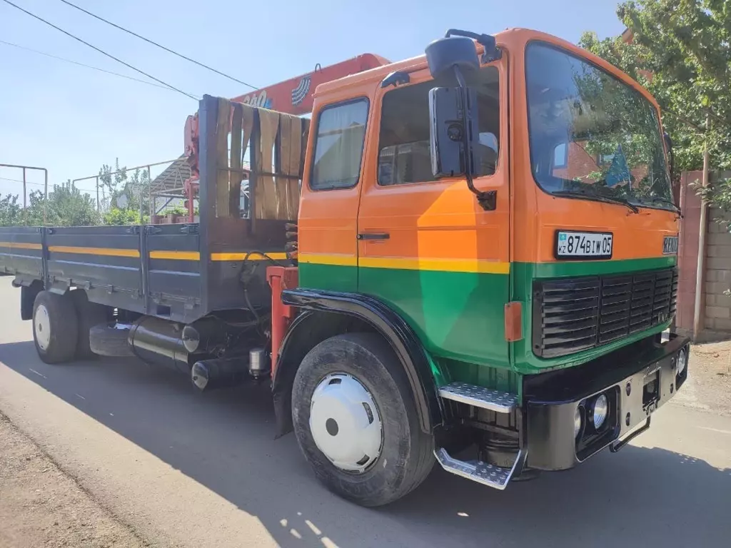 Unic UR-V340, Краны-манипуляторы