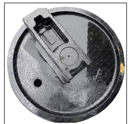 Колесо направляющее в сборе 2270-1028 DOOSAN 340LC-V 270-00037А