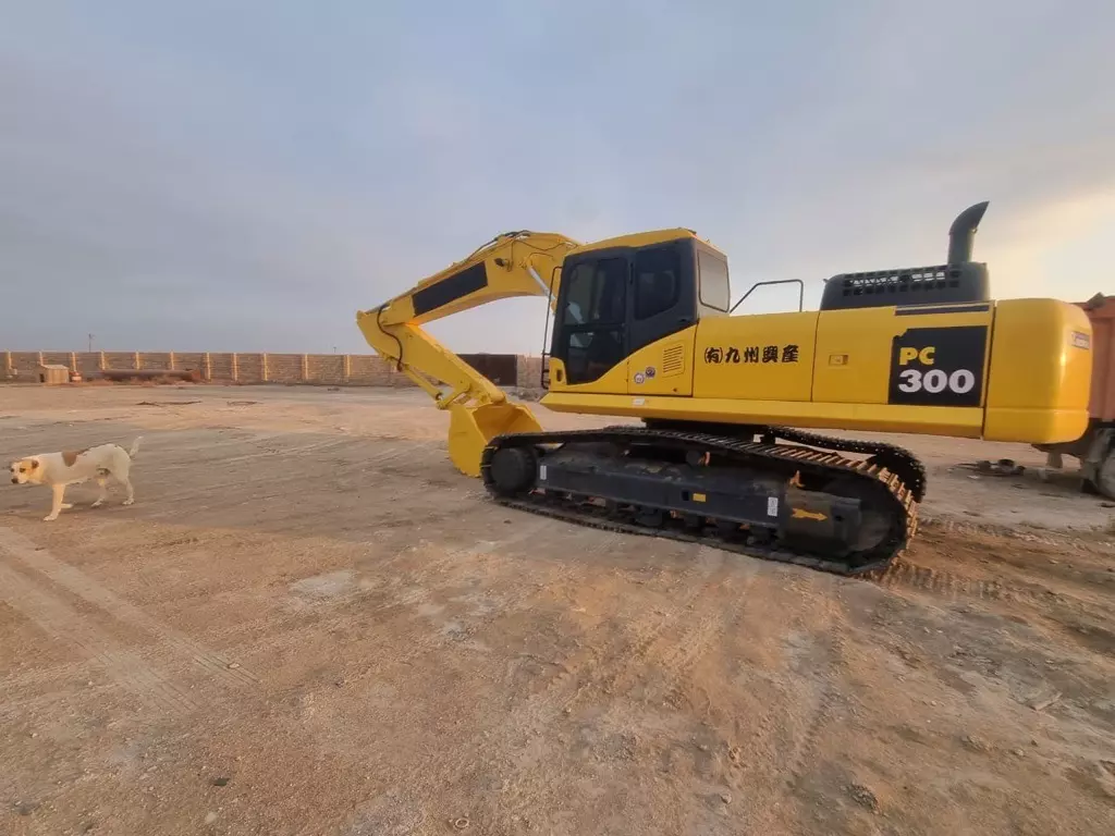 KOMATSU