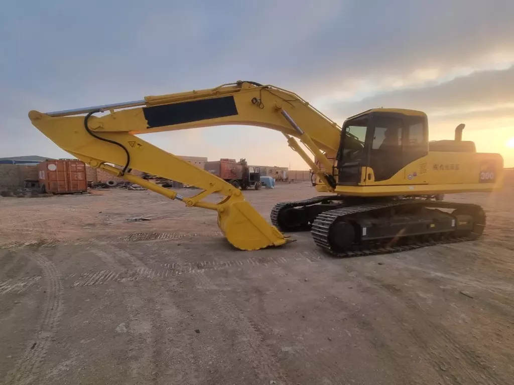 KOMATSU