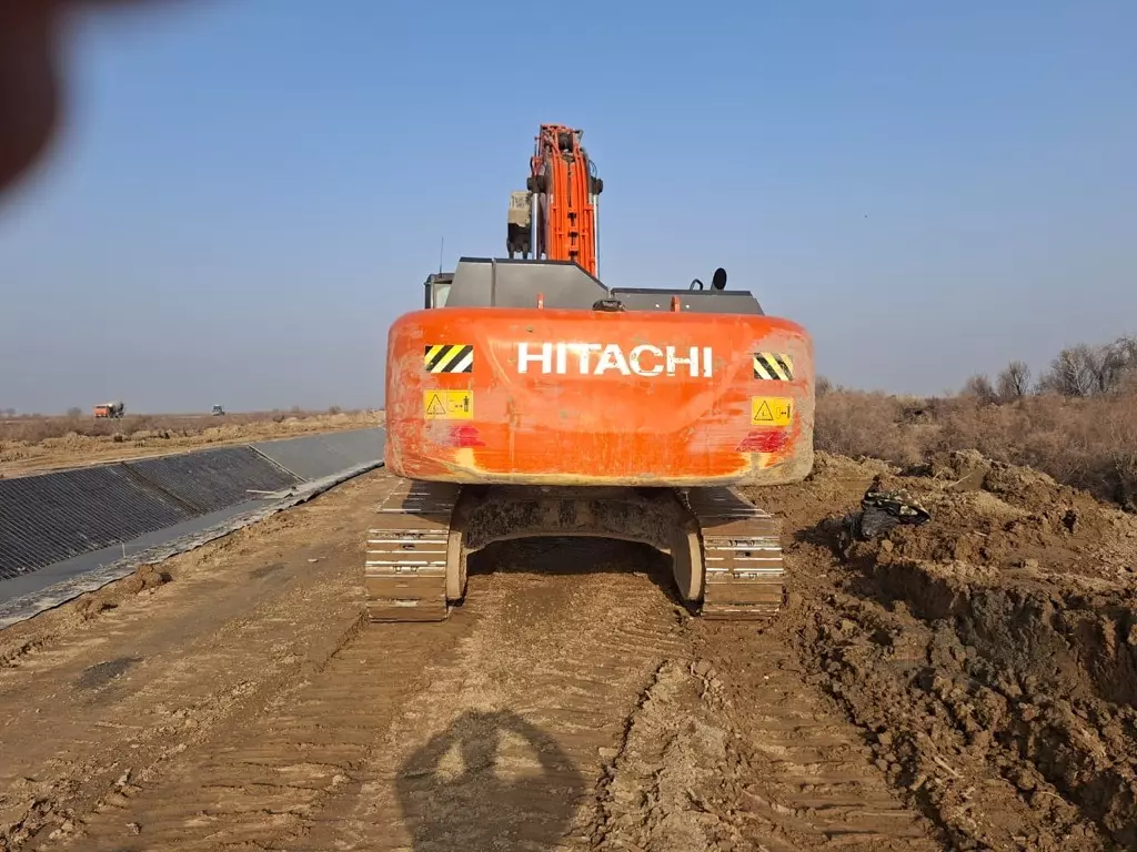 HITACHI