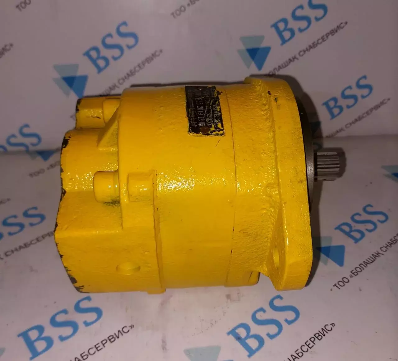Насос трансмиссии (КПП) на бульдозер SHANTUI SD23 Код: 705-21-32051