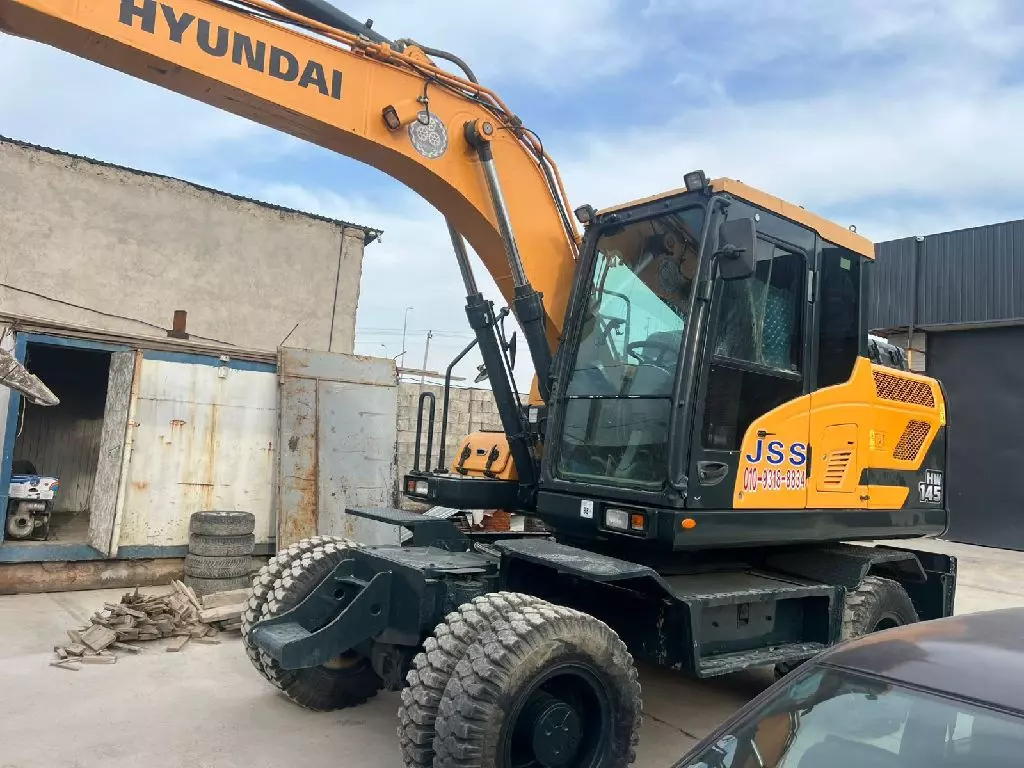 HYUNDAI