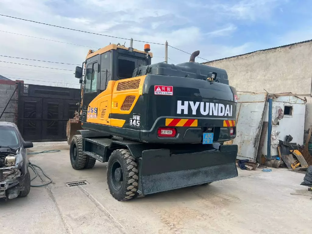 HYUNDAI