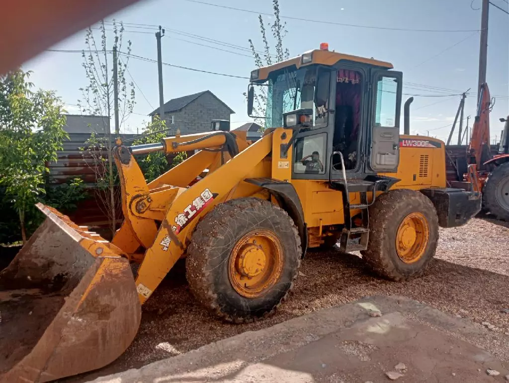 XCMG LW300, Фронтальные погрузчики