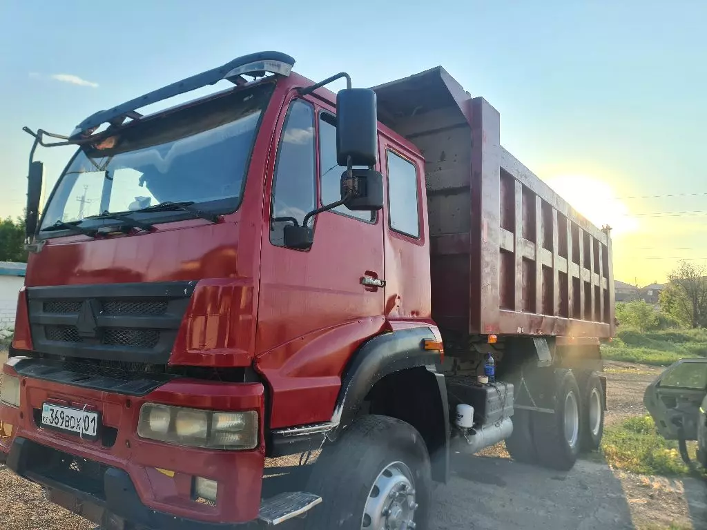 Howo ZZ1257N3841W, Самосвалы