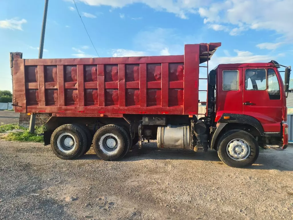 Howo ZZ1257N3841W, Самосвалы