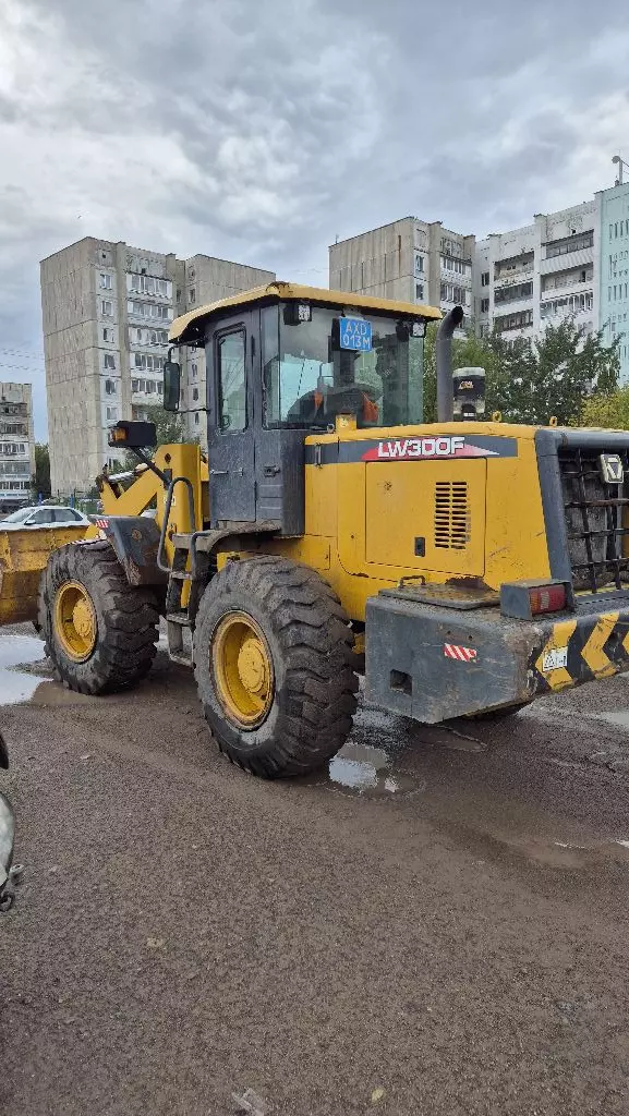 XCMG LW300F, Фронтальные погрузчики