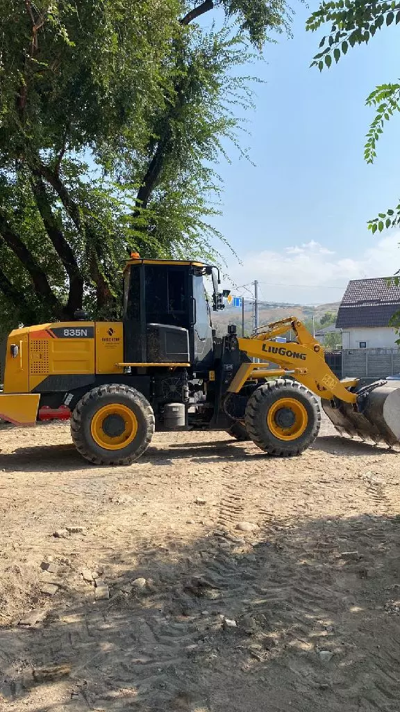 LiuGong CLG835N (JOY), Фронтальные погрузчики
