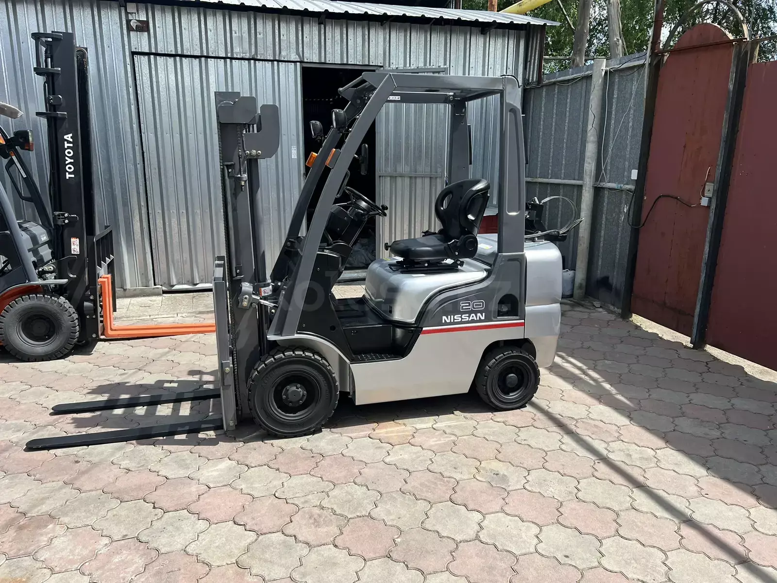 NISSAN FG20