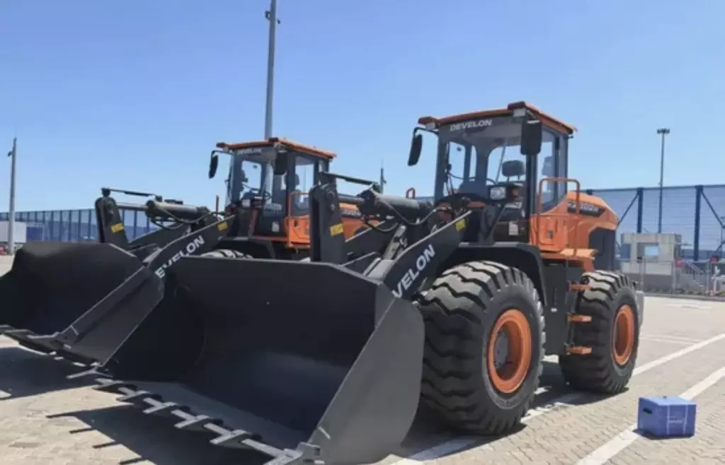 DOOSAN / DEVELON