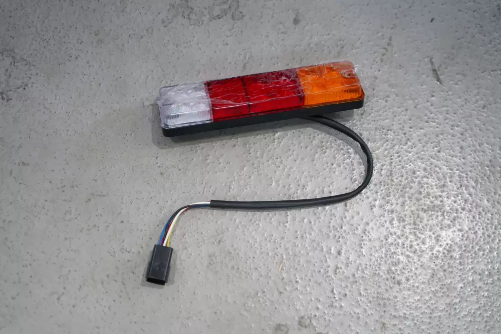 Задний фонарь WECAN WT830 / WT950