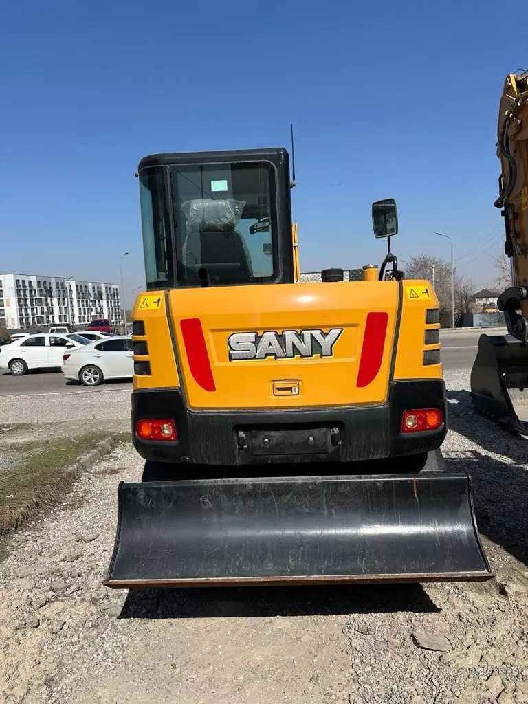 Sany SY65W, Колесные экскаваторы