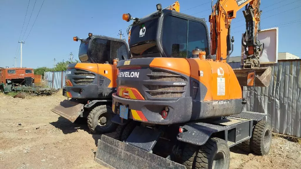 DOOSAN / DEVELON