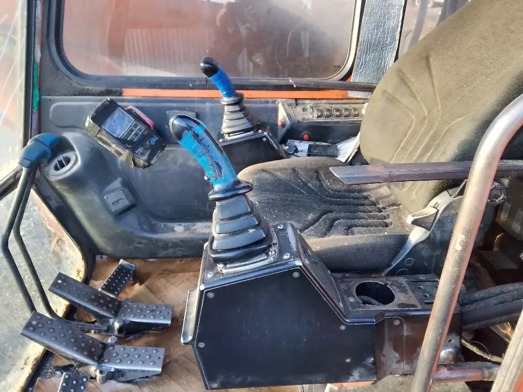 Kraneks EK 270lc, Гусеничные экскаваторы