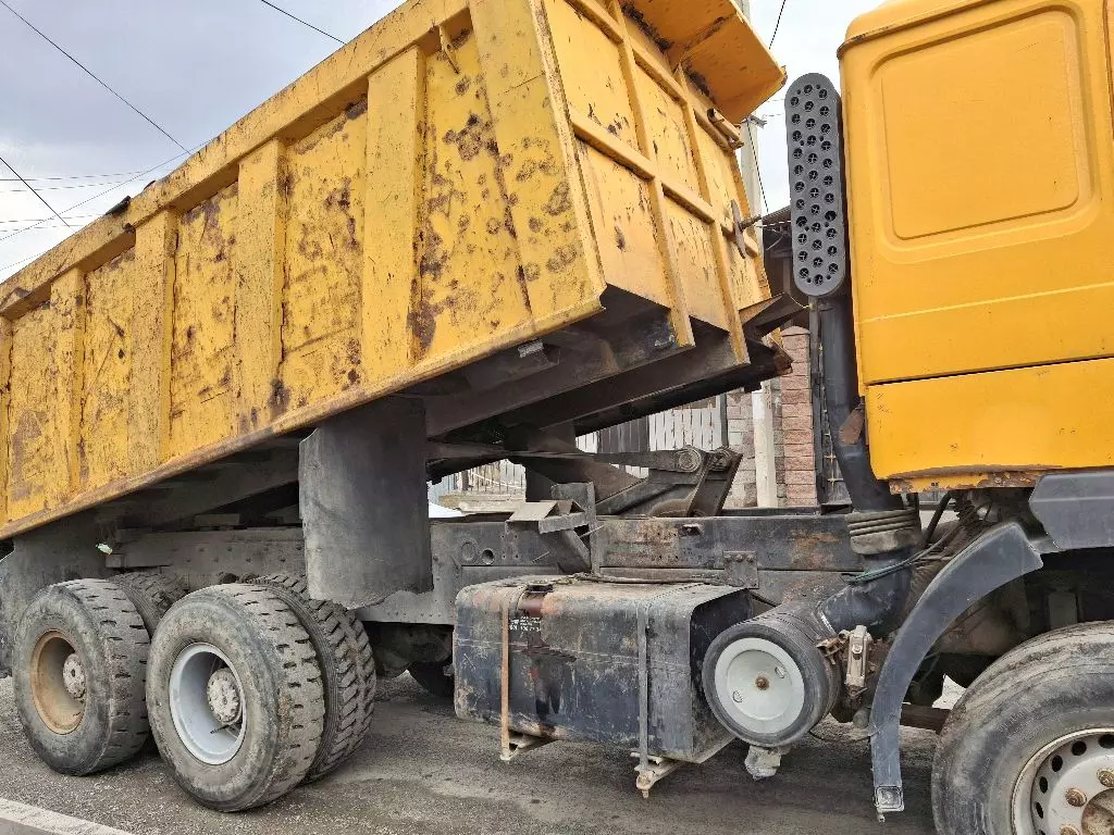 Shacman SX3251