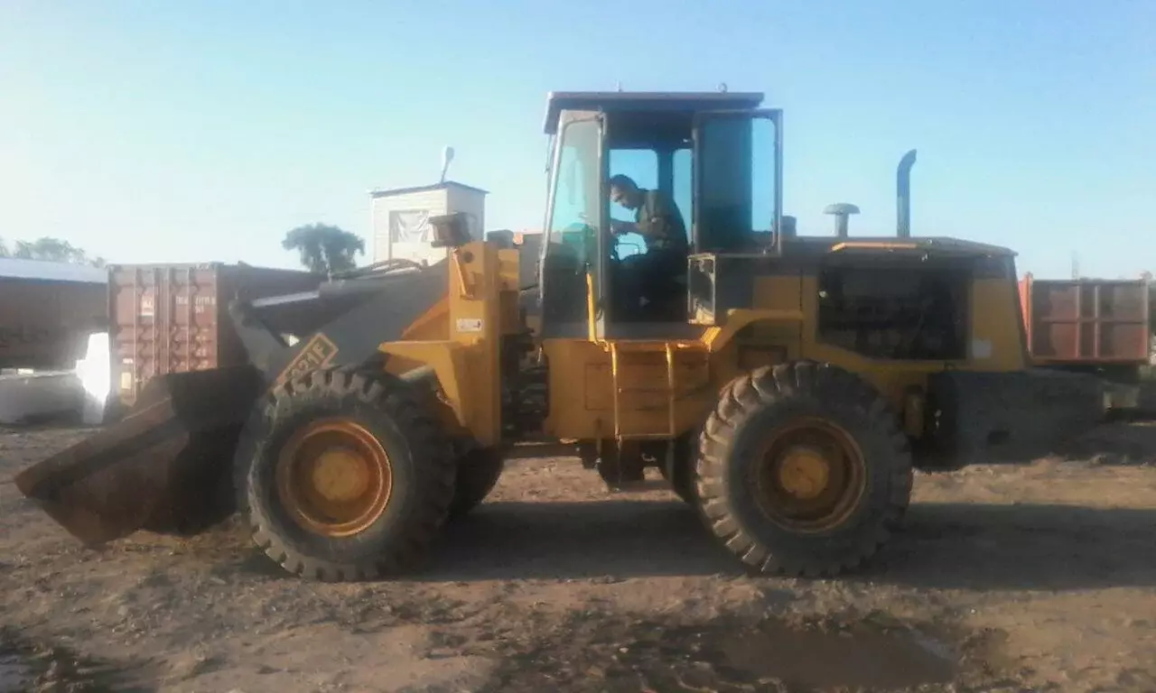 KOMATSU