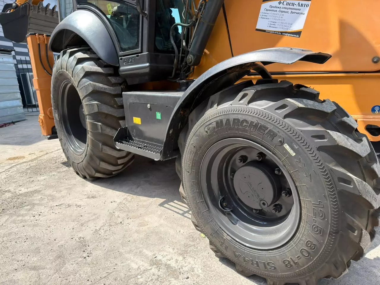 Case 570 ST, Экскаваторы-погрузчики