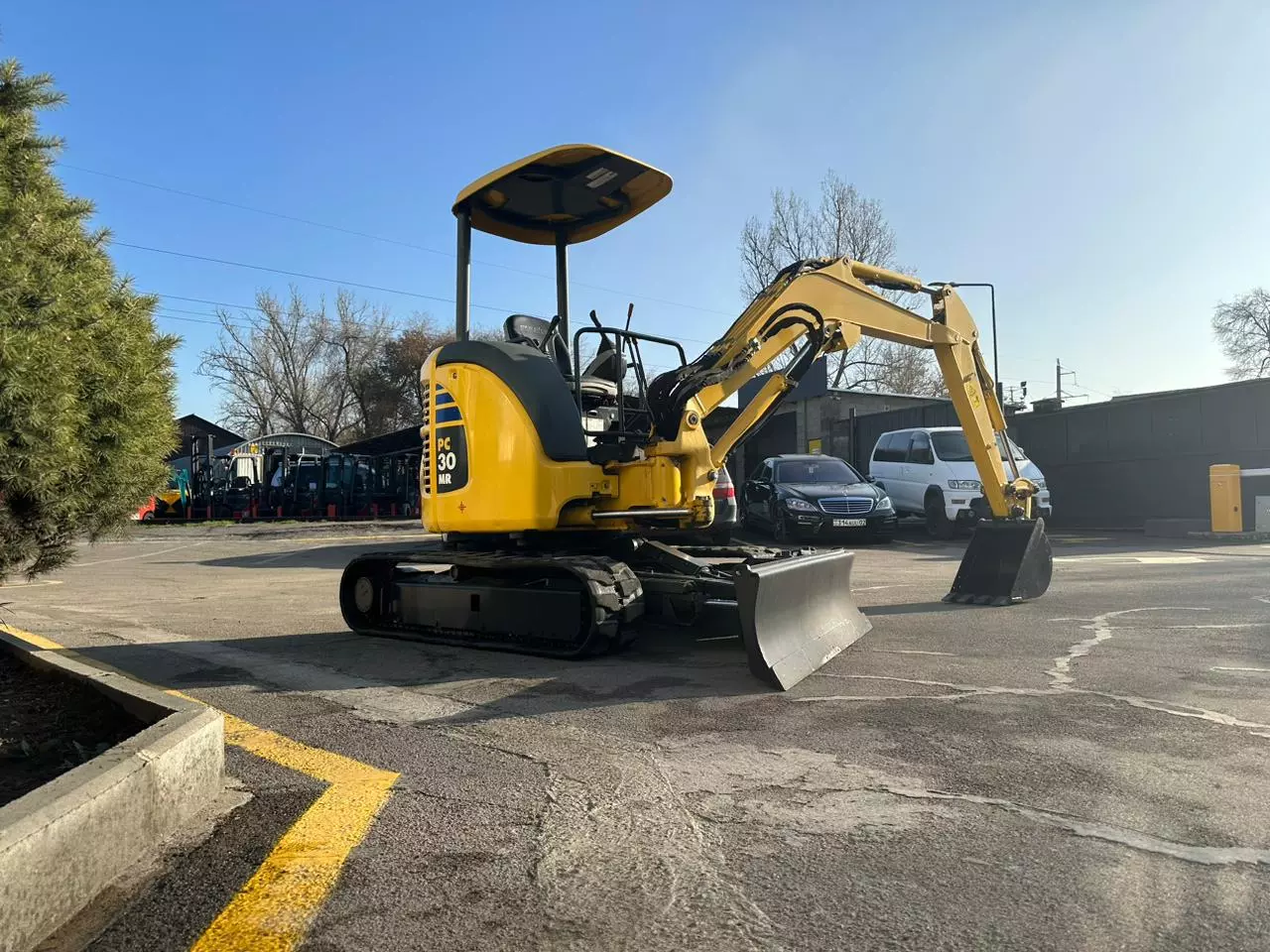 Komatsu PC30 MR, Мини-экскаваторы