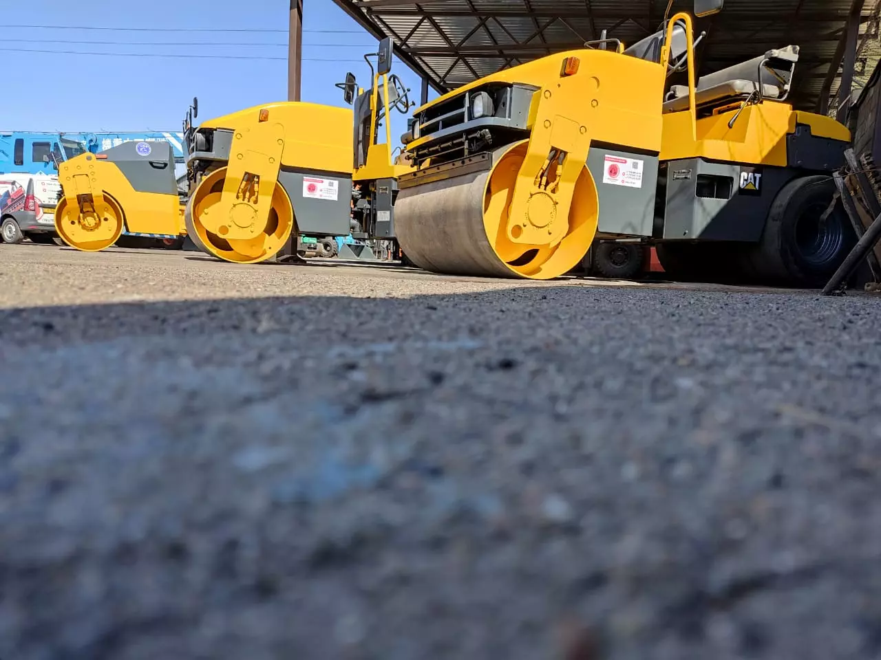Caterpillar CB-335D, Каток