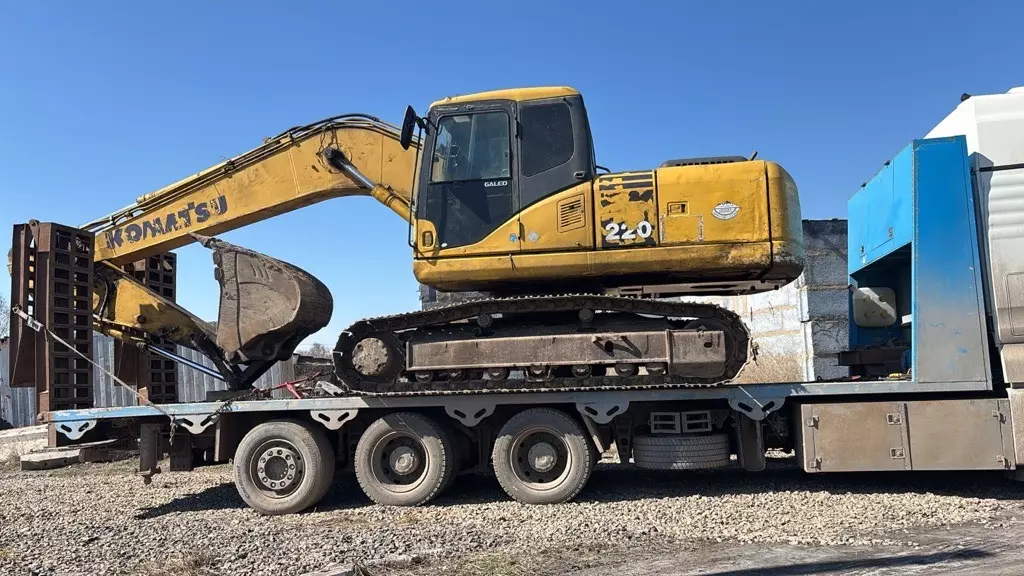 KOMATSU