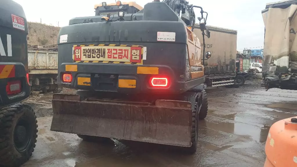 Hyundai hw145, Колесные экскаваторы