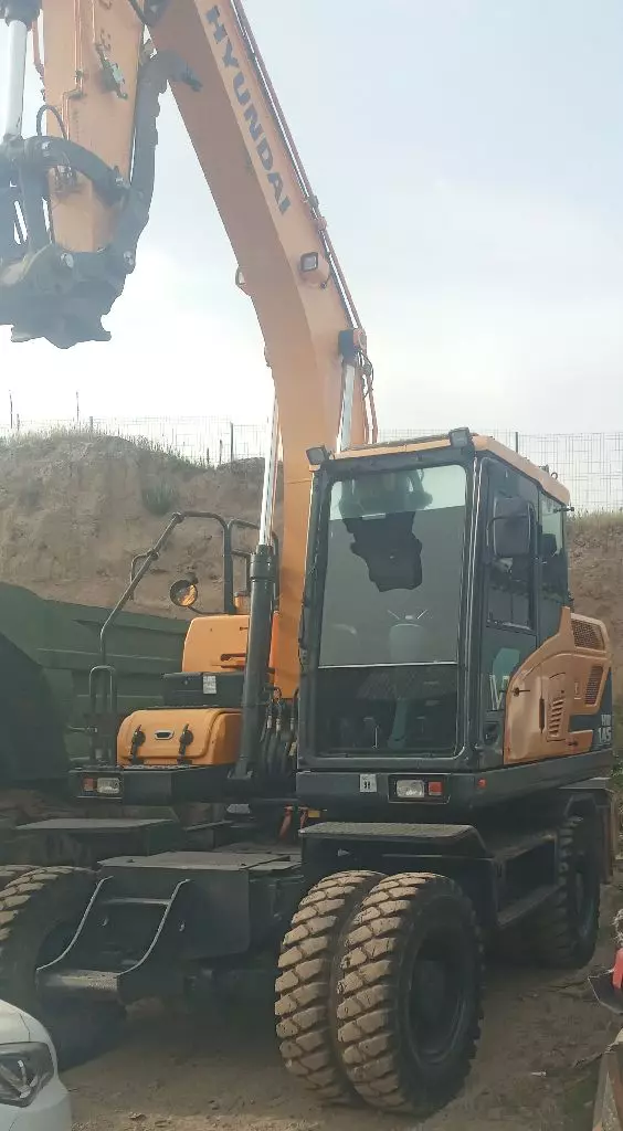 Hyundai hw145, Колесные экскаваторы