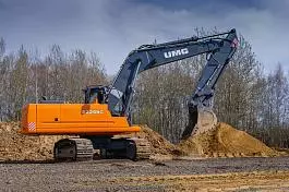UMG E225NLC, Гусеничные экскаваторы