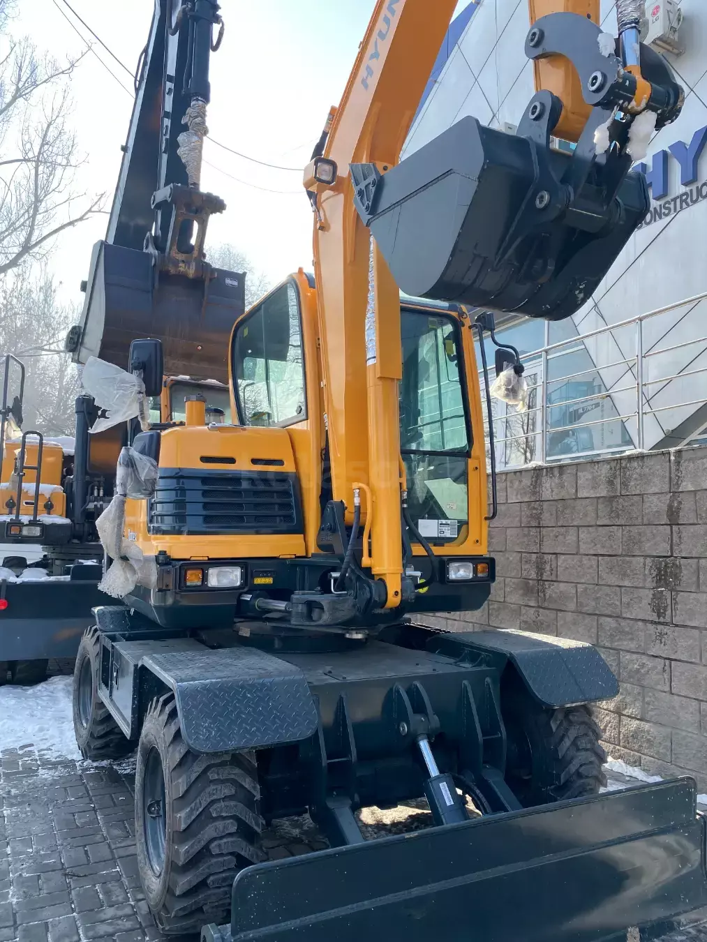 Hyundai R60W-9S