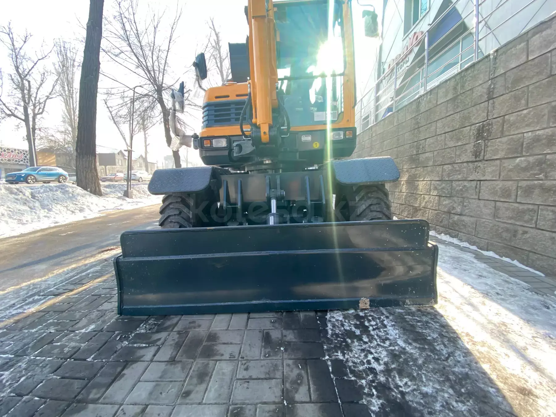 Hyundai R60W-9S