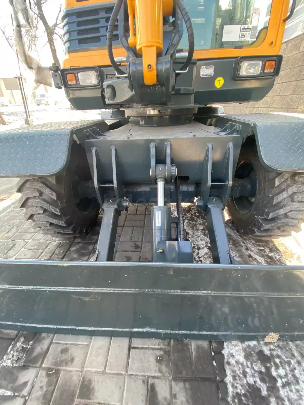Hyundai R60W-9S