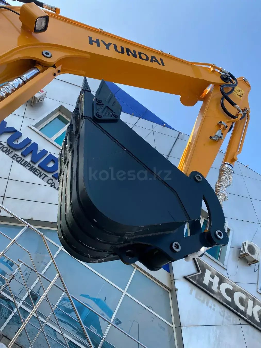 Hyundai R60W-9S