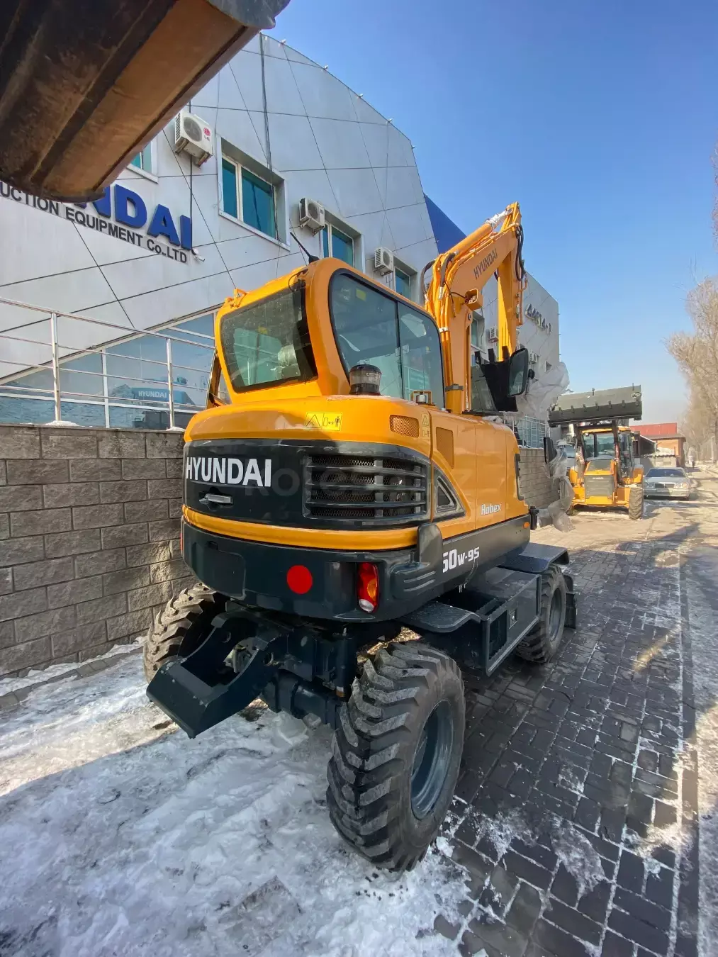 Hyundai R60W-9S