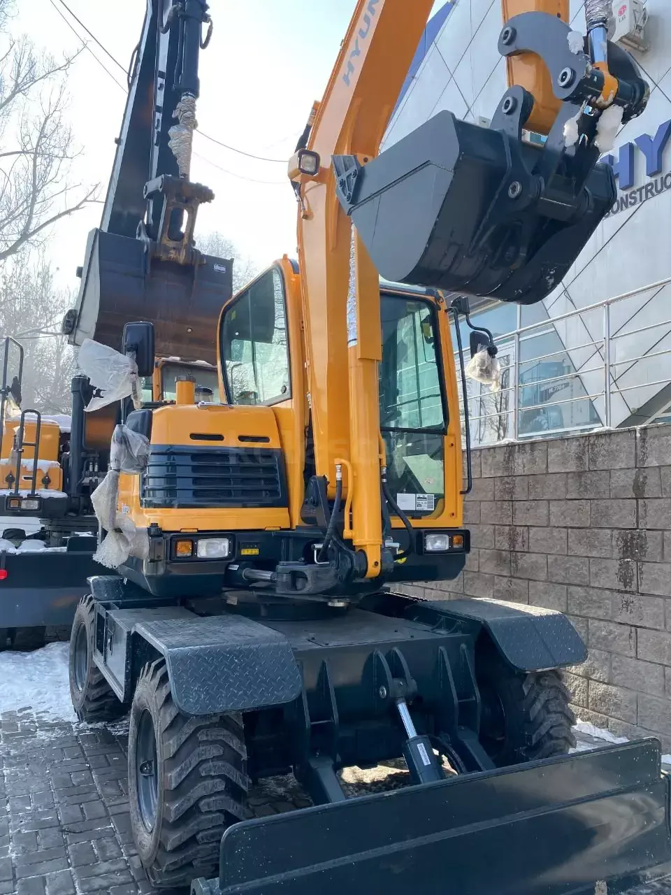 Hyundai R60W-9S