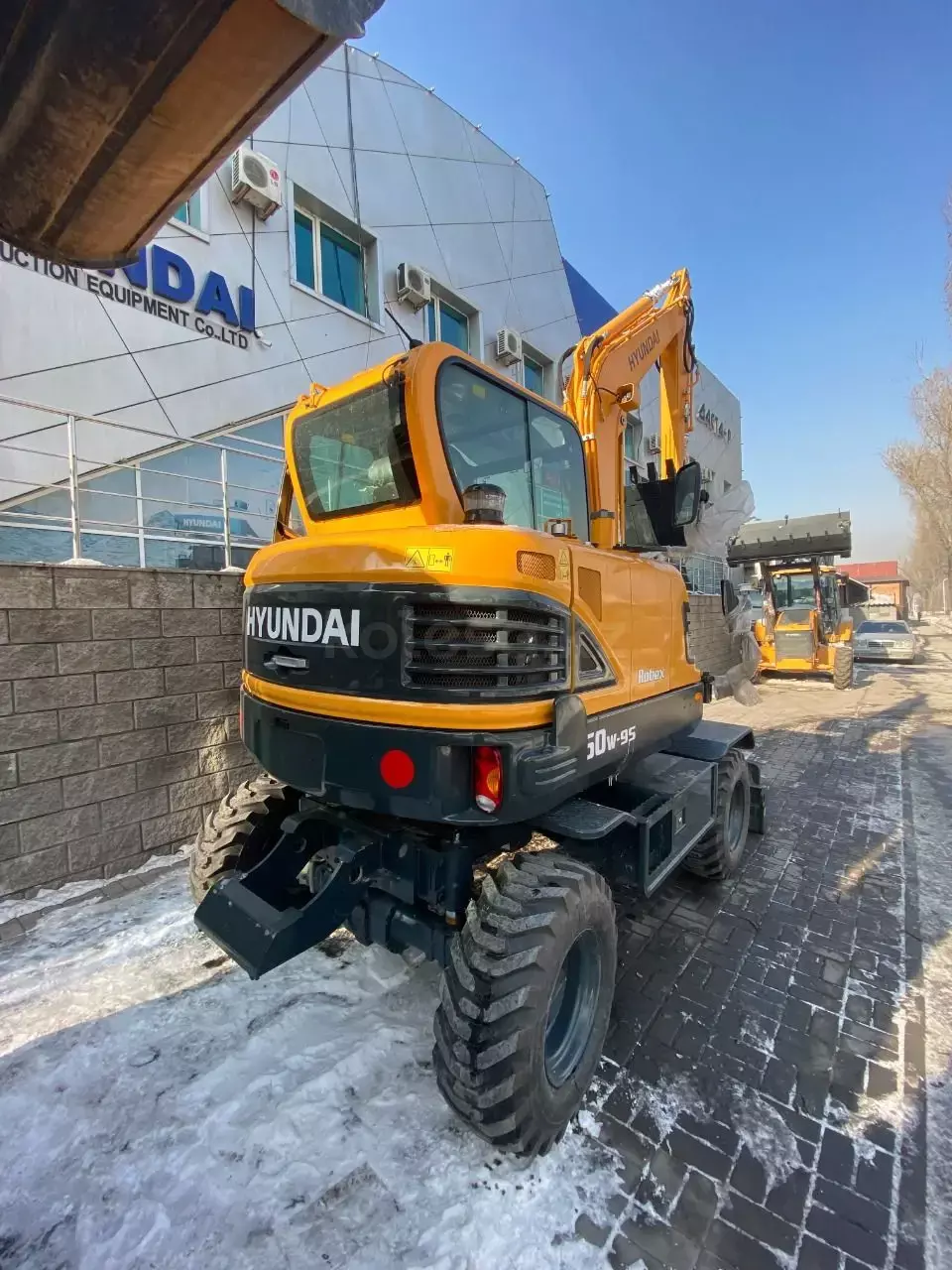 Hyundai R60W-9S