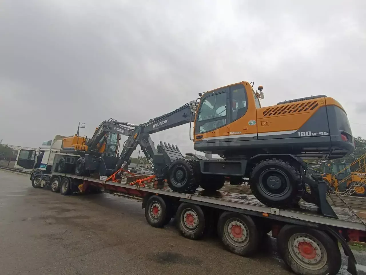 Hyundai R210W-9S