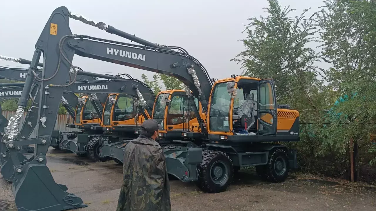 Hyundai R210W-9S