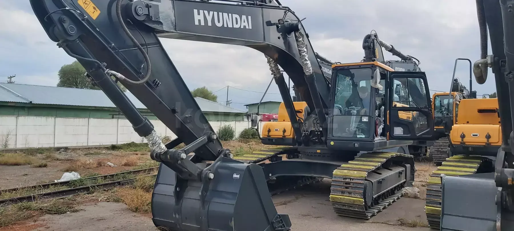 Hyundai HX300LC