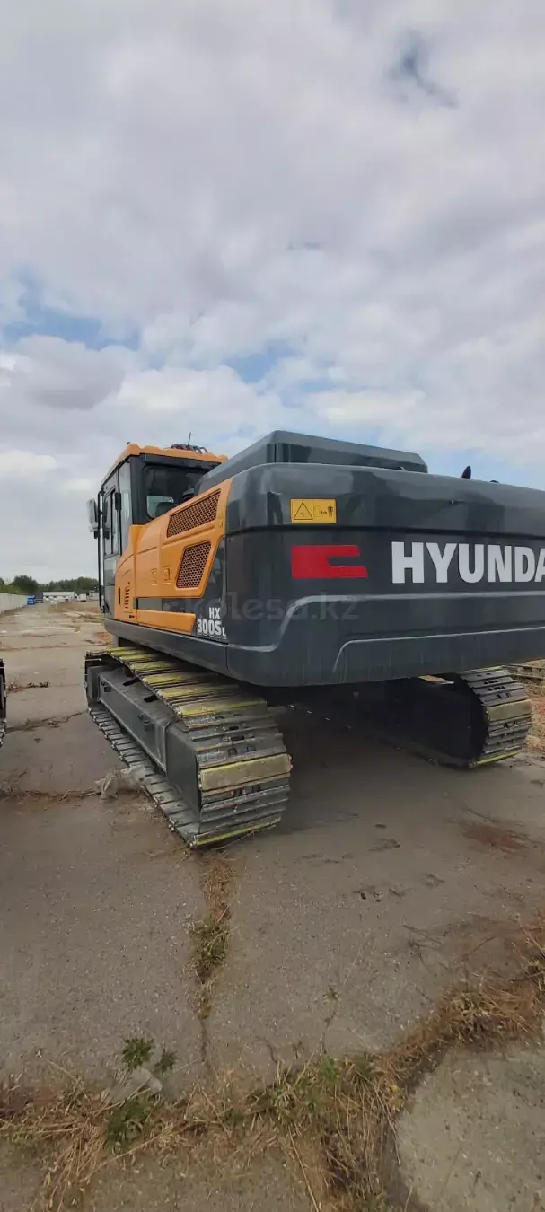 Hyundai HX300LC