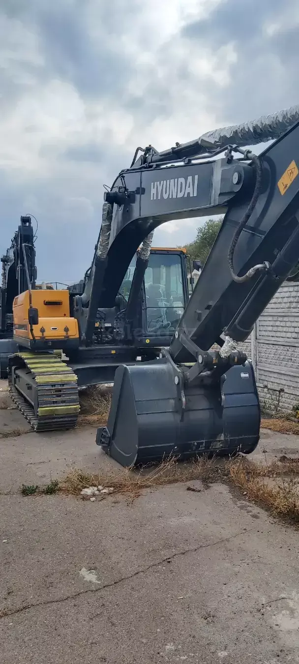 Hyundai HX300LC